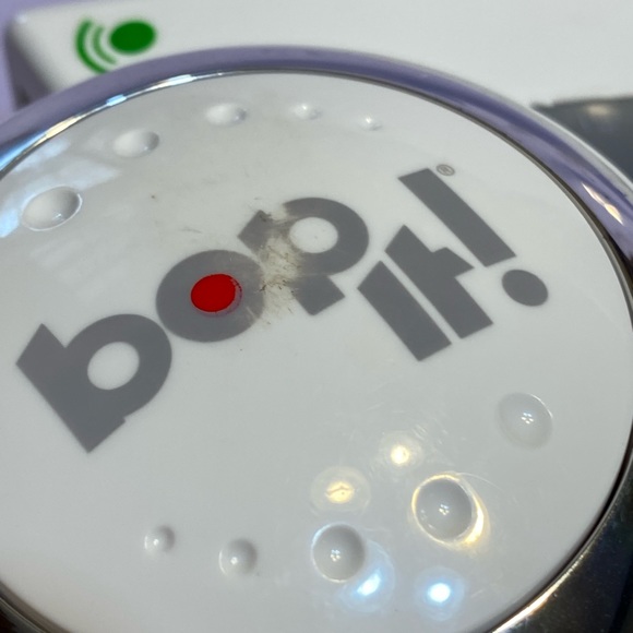 Hasbro, 2008 Bop it talking handheld game - Picture 4 of 5
